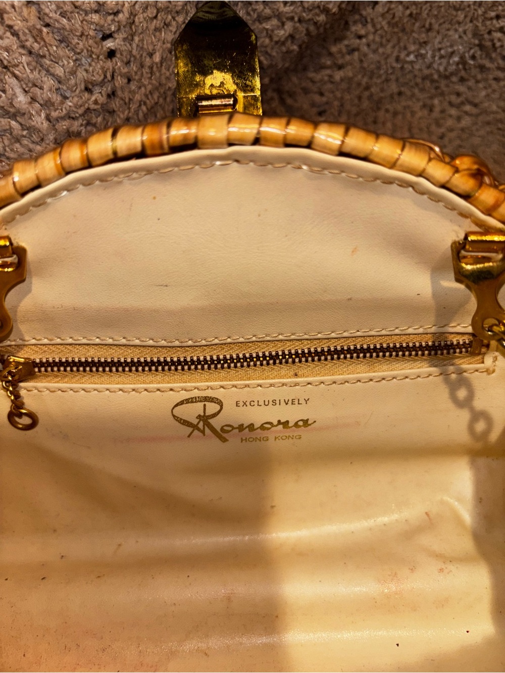 Vintage Ronora Woven Rattan Straw Half Moon Handbag Gold Chain Strap Hong Kong - Picture 8 of 9